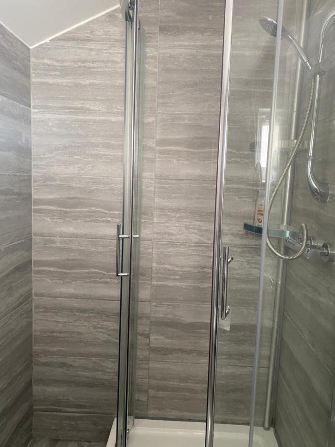 Abbey Wood Station Five Bedroom Self Contained House Esterno foto